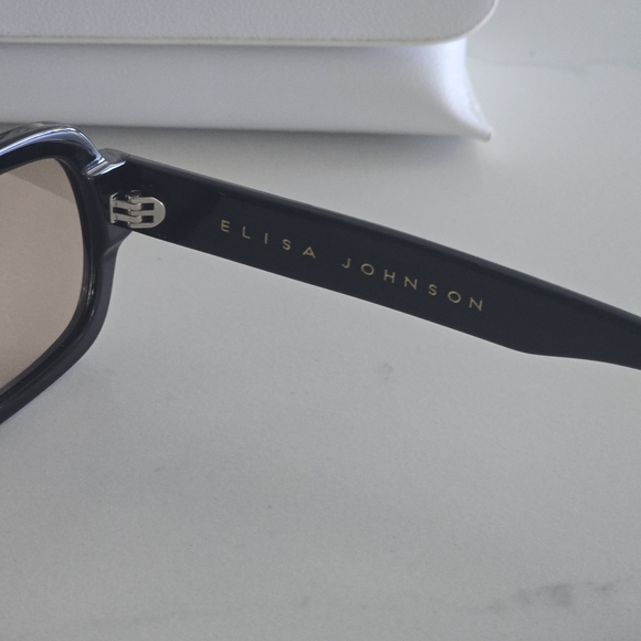 Jane Mini Gloss Black Sunglasses - Picture 5 of 8